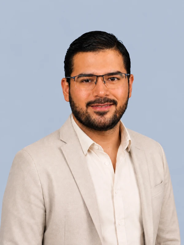 Portrait Alejandro Barcenas